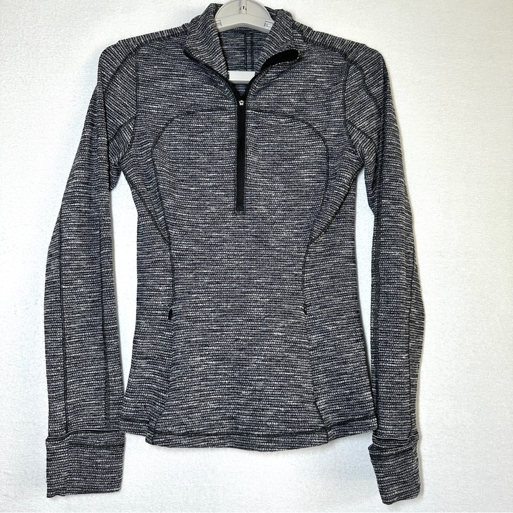 Lululemon Run Briskly 1/2 Zip Pullover 4 XS Black Gray Long Sleeve Pockets